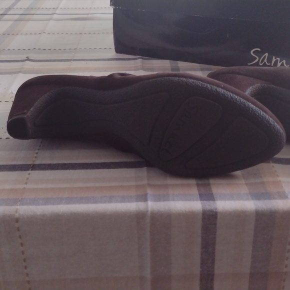 Samuel Brown suede boots - Picture 5 of 6